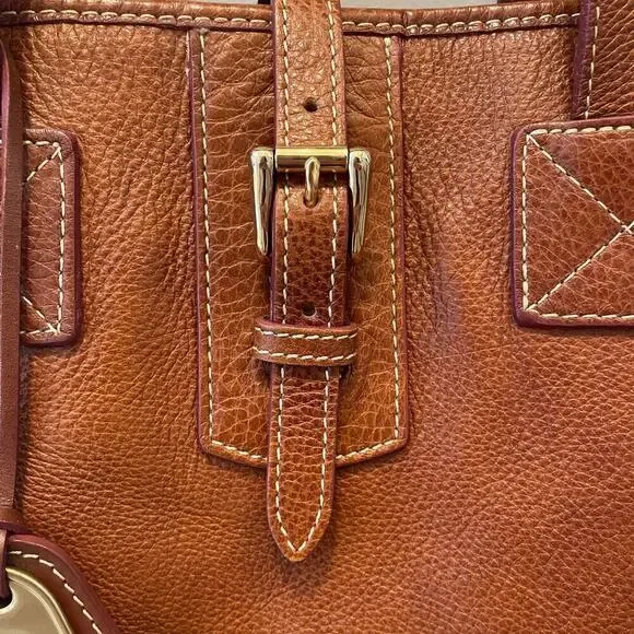 Vintage Dooney & Bourke Pebbled Leather Shoulder Bag | Expandable Brass Hardware - Picture 10 of 16